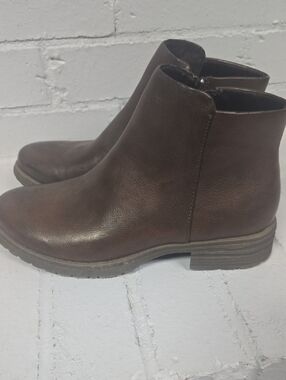 Women's B.O.C. Brown Ankle Boots.  Size 9.5. New.